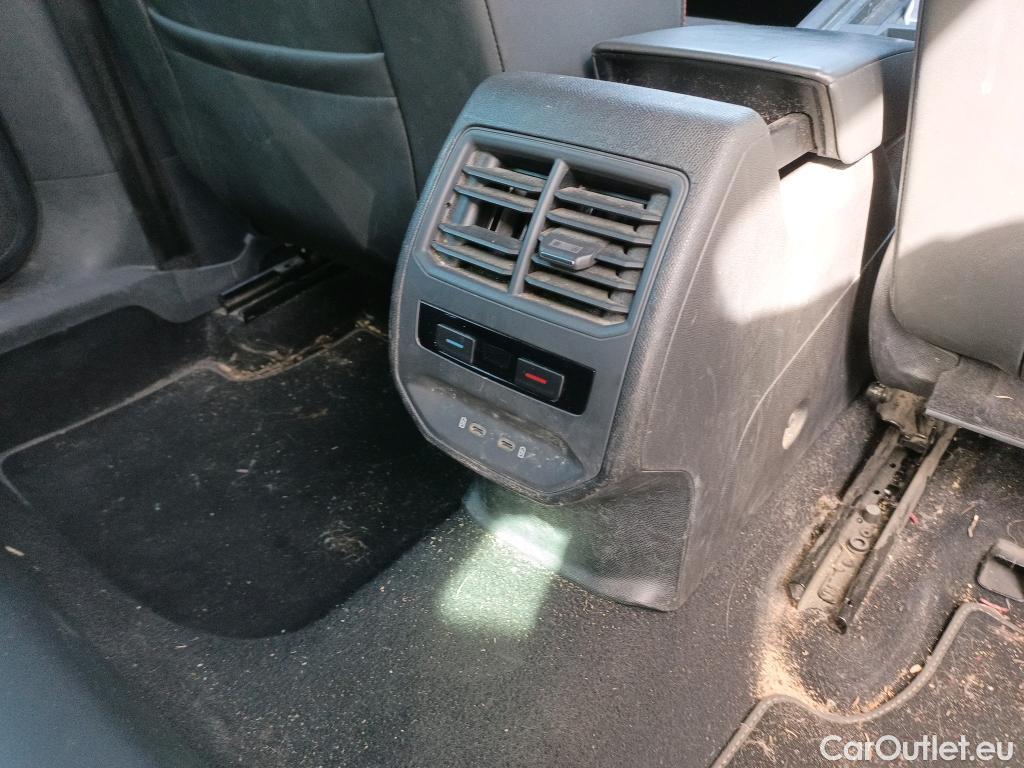  Land Rover  Discovery SEAT Nuevo León / 2020 / 5P / berlina con portón 1.5 eTSI 110kW DSG-7 S&S FR Go XL(SP) #10