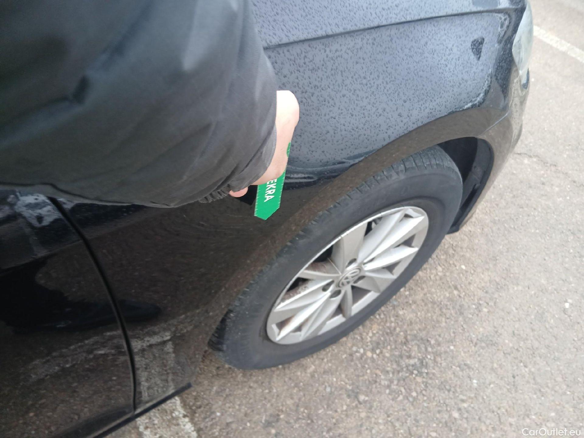  Volkswagen  Golf  VOLKSWAGEN / 2016 / 5P / berlina con portón Last Edition 1.6 TDI 85kW (115CV) #24