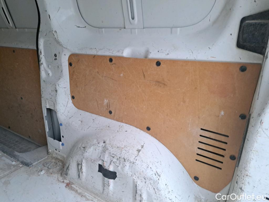  Citroen  Jumpy CITROEN  VU 4P 3G FURGÓN Talla M BlueHDi 85KW (115CV) 6v Confort #53