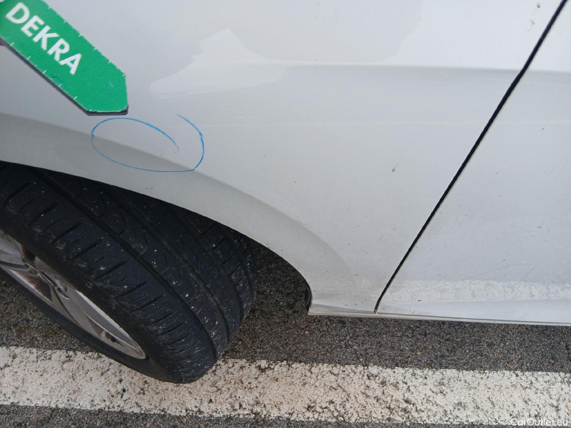  Volkswagen  Golf  VOLKSWAGEN / 2020 / 5P / berlina con portón 2.0 TDI 85kW (115CV) #15