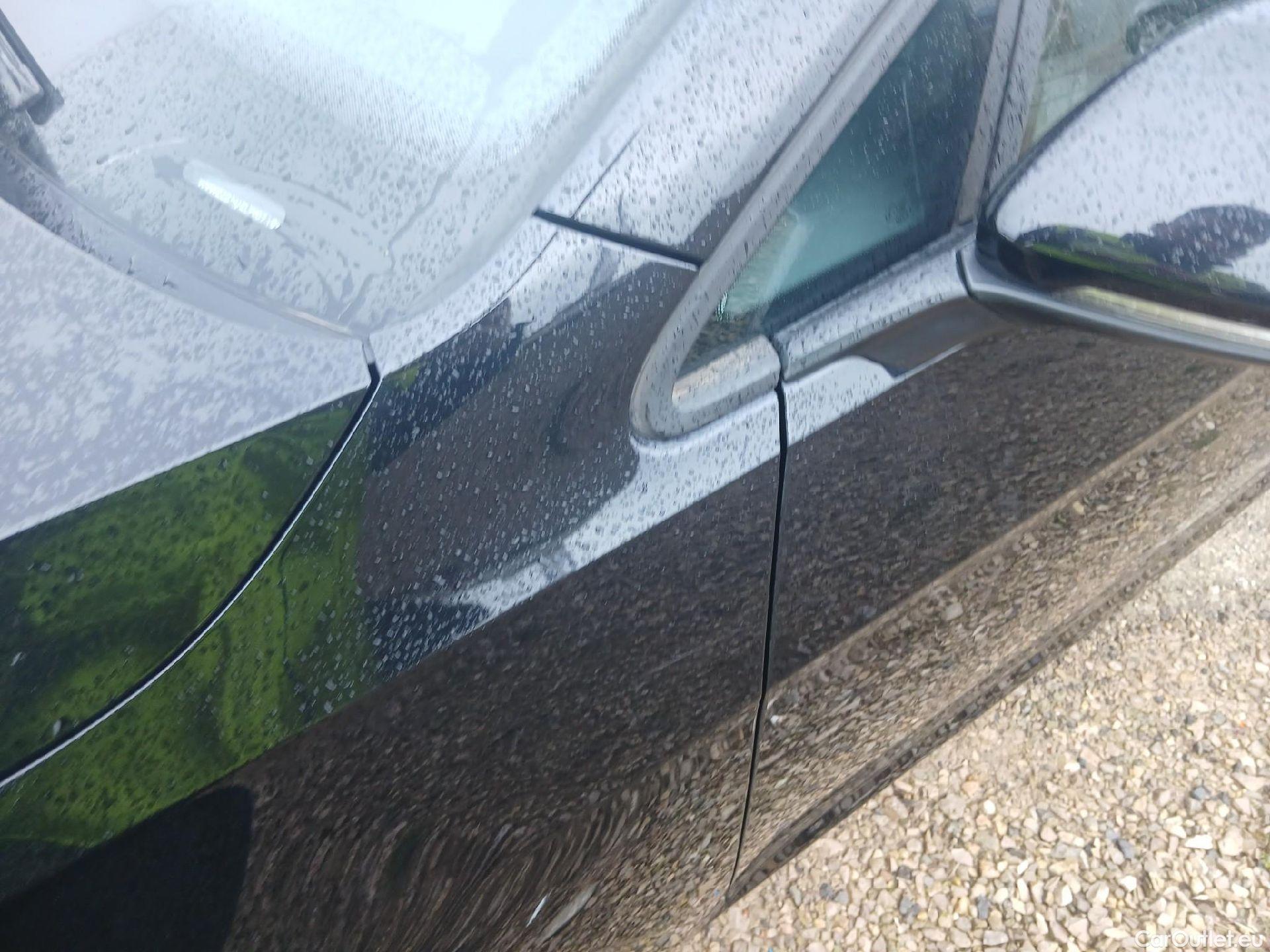  Volkswagen  Golf  VOLKSWAGEN / 2016 / 5P / berlina con portón Last Edition 1.6 TDI 85kW (115CV) #5