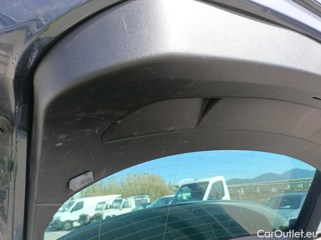  Land Rover  Discovery SEAT Nuevo León / 2020 / 5P / berlina con portón 1.5 eTSI 110kW DSG-7 S&S FR Go XL(SP) #16