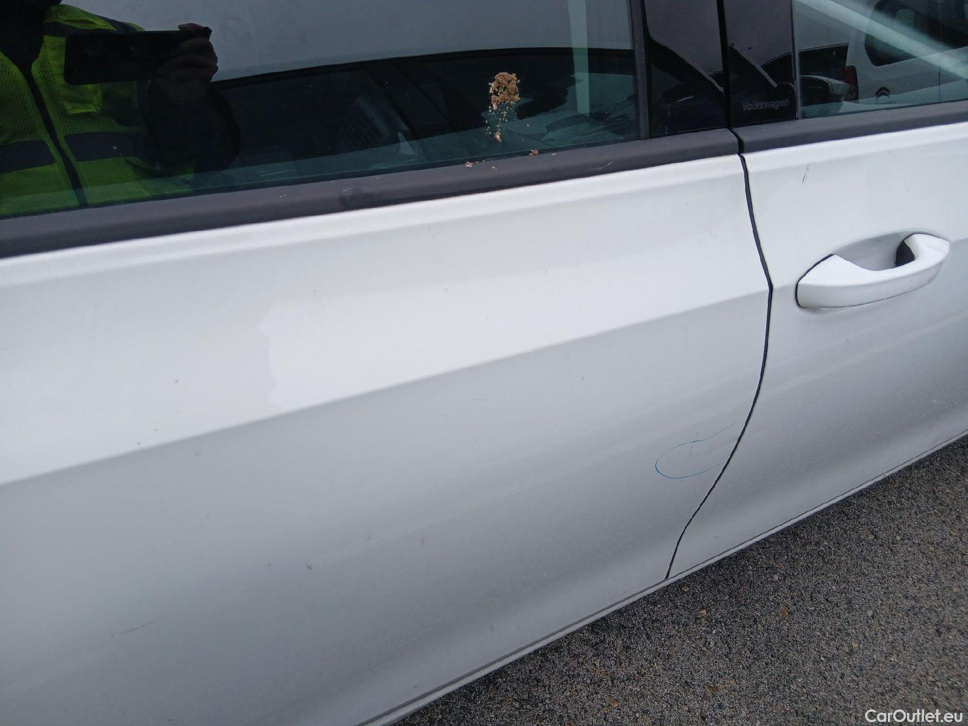  Volkswagen  Golf  VOLKSWAGEN / 2020 / 5P / berlina con portón 2.0 TDI 85kW (115CV) #29