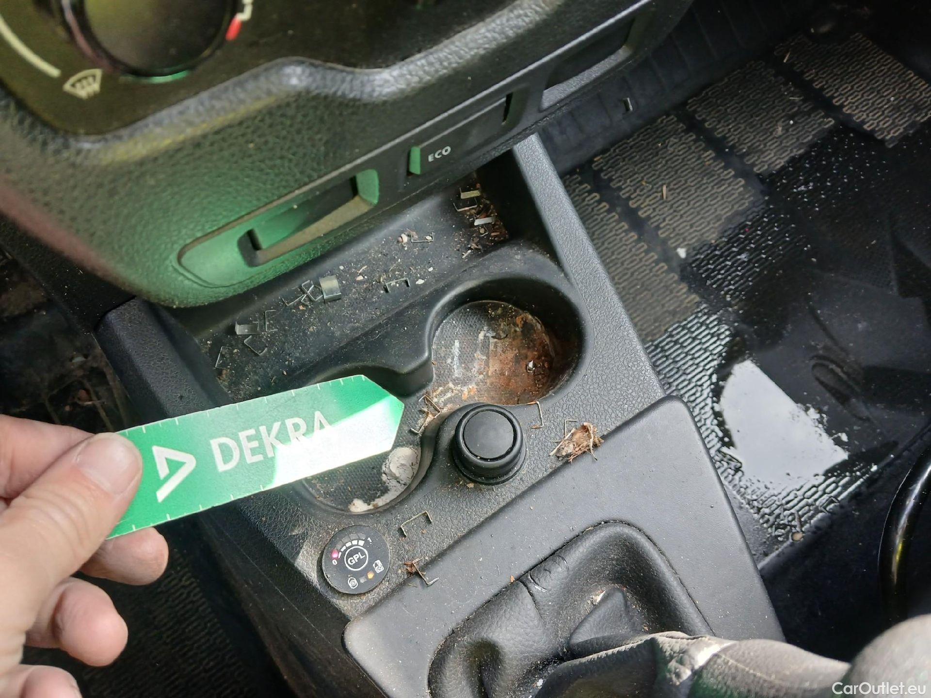  Dacia  Dokker DACIA  / 2013 / 4P / furgón derivado de turismo Van Essential 1.6 80kW (110CV) GLP #46