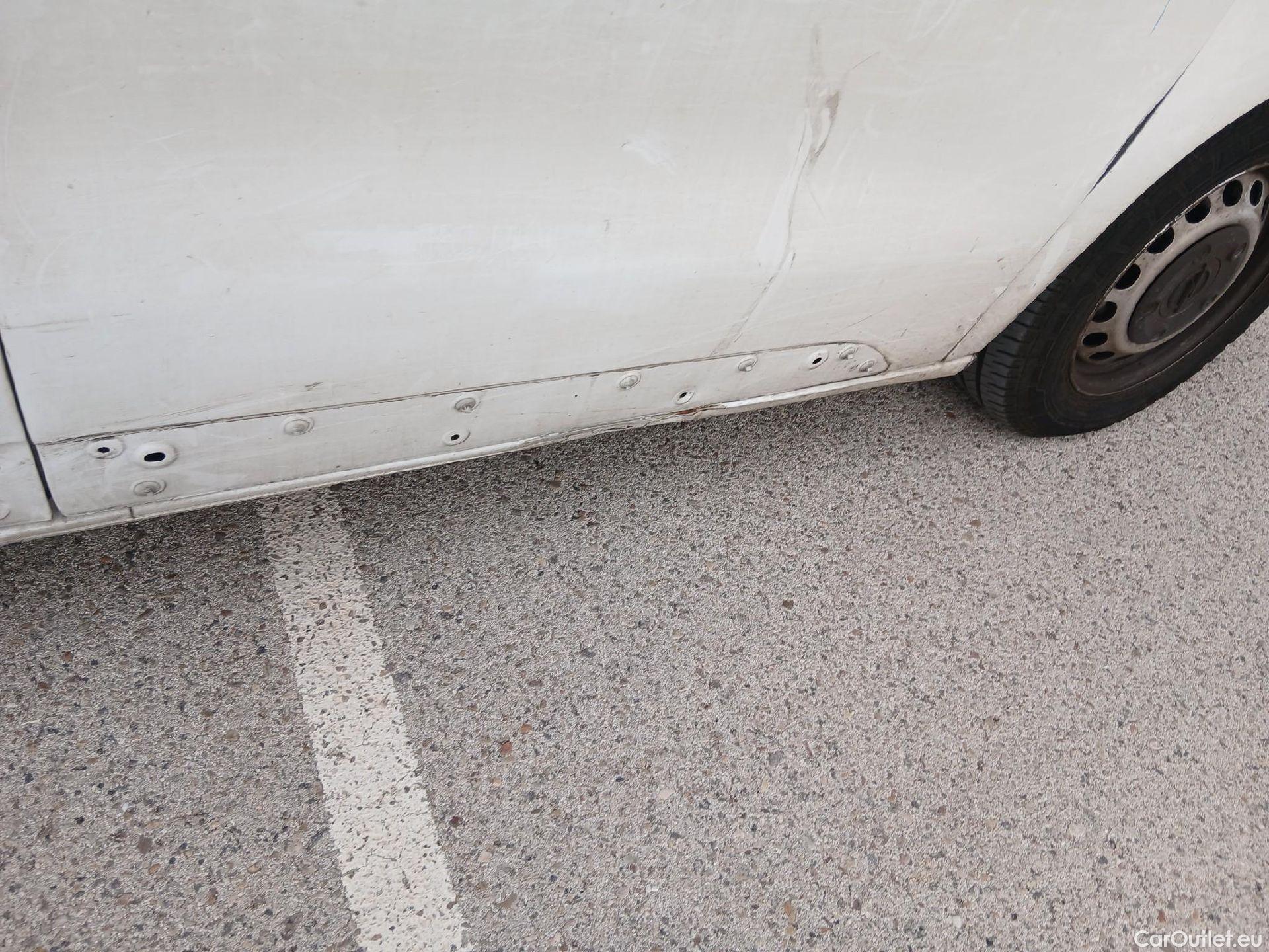  Opel  Vivaro OPEL  / 2019 / 4P / furgón 1.5 Diésel 74kW (100CV) M Std Express #45