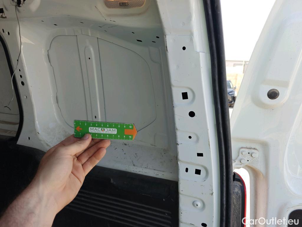  Opel  Combo OPEL  / 2018 / 3P / furgón derivado de turismo 1.6 TD 55kW (75CV) Express L H1 650kg #39