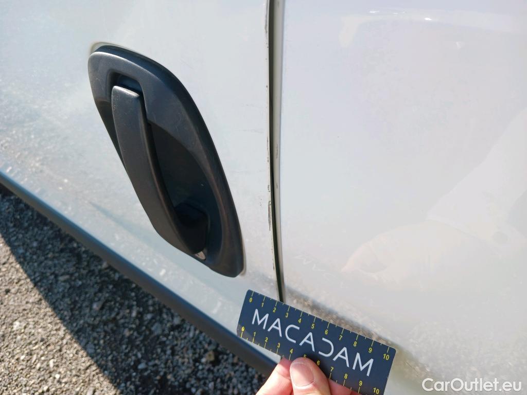  Fiat  Doblo FIAT Doblò Cargo/2015/4P/furgón derivado de turismo Cargo SX 1.3 Mjet 70 kW (95 CV) #14