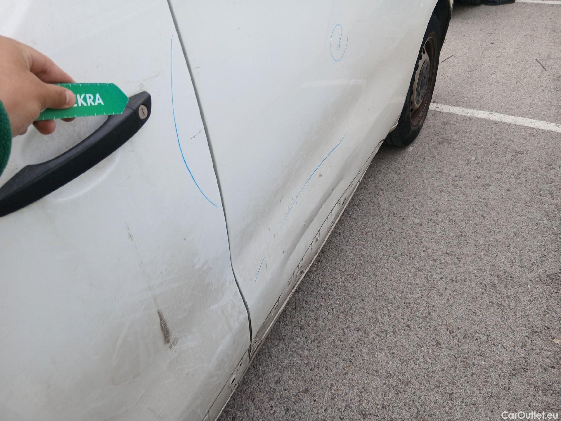  Opel  Vivaro OPEL  / 2019 / 4P / furgón 1.5 Diésel 74kW (100CV) M Std Express #18