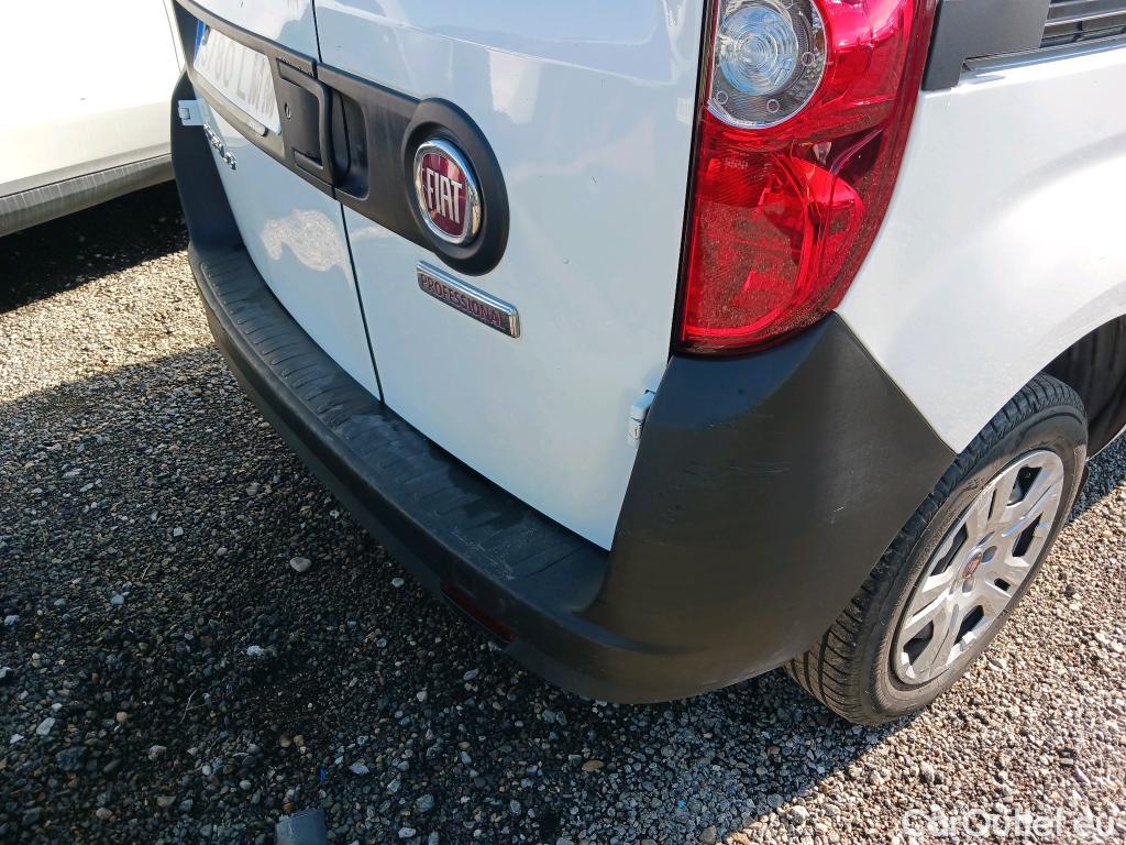  Fiat  Doblo FIAT Doblò Cargo/2015/4P/furgón derivado de turismo Cargo SX 1.3 Mjet 70 kW (95 CV) #18