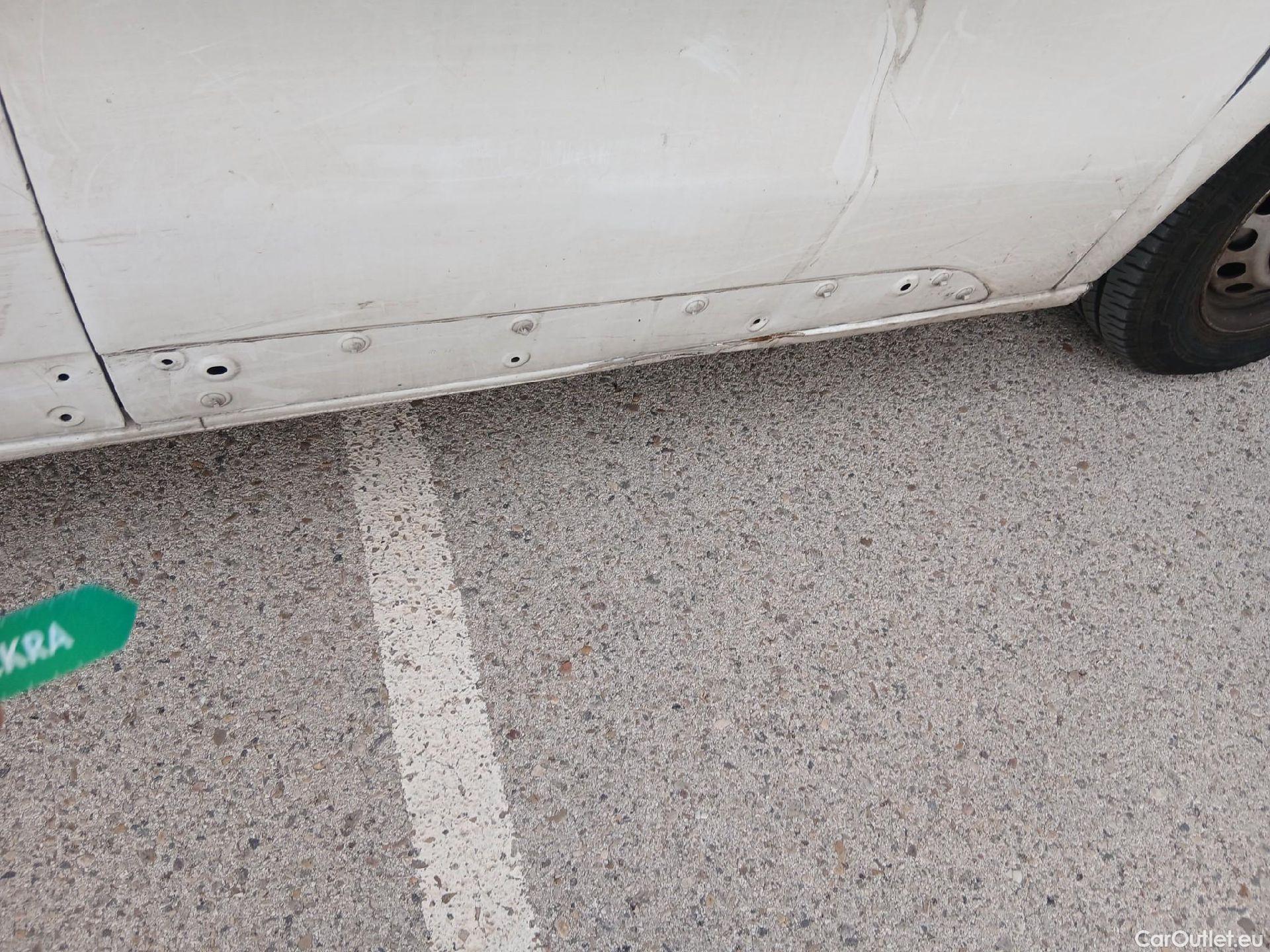  Opel  Vivaro OPEL  / 2019 / 4P / furgón 1.5 Diésel 74kW (100CV) M Std Express #44