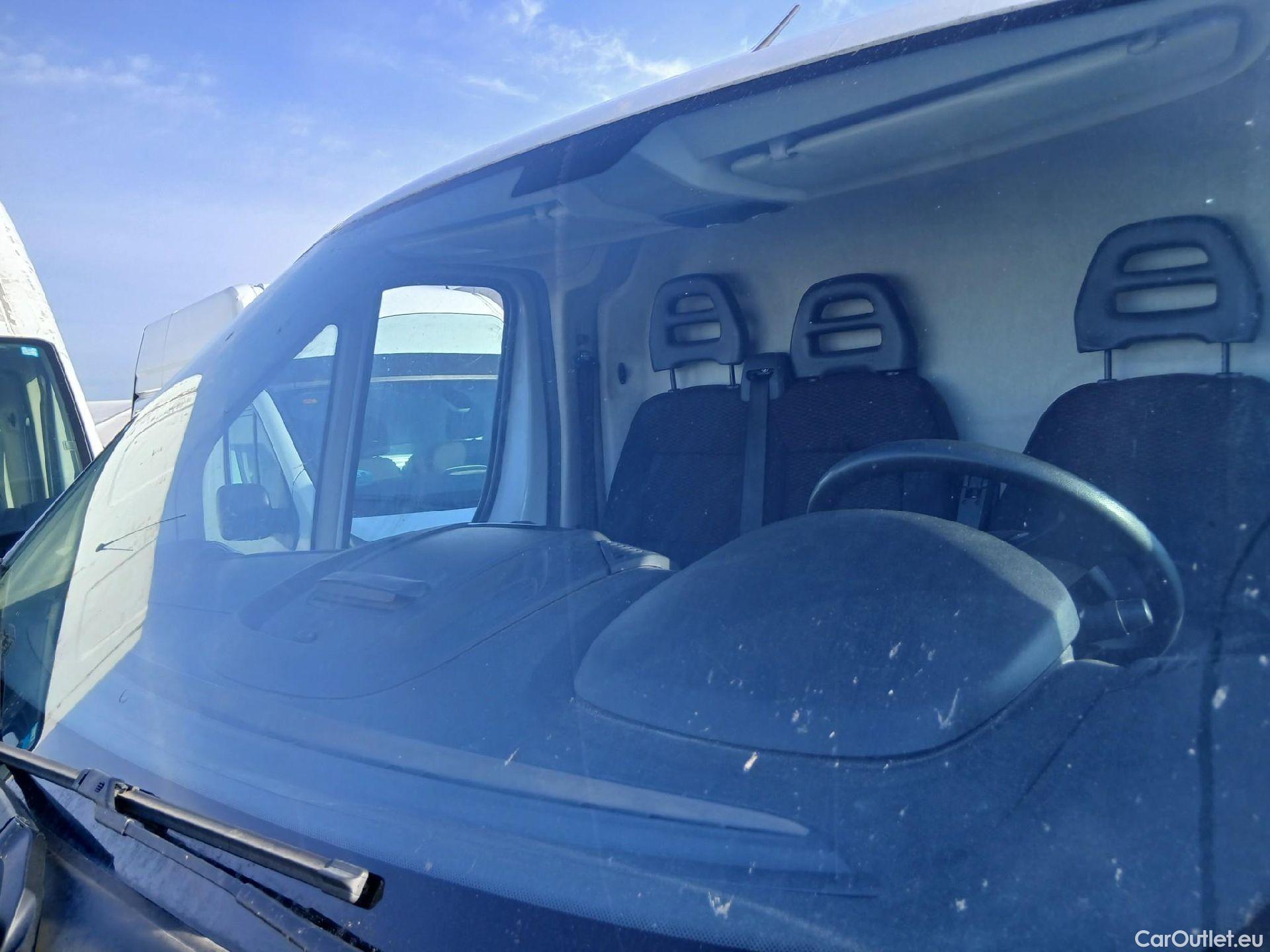  Peugeot  Boxer PEUGEOT  / 2014 / 4P / furgón 333 L2 H1 BHDI 103kW (140CV) S&S 6 V. M (AC) #3