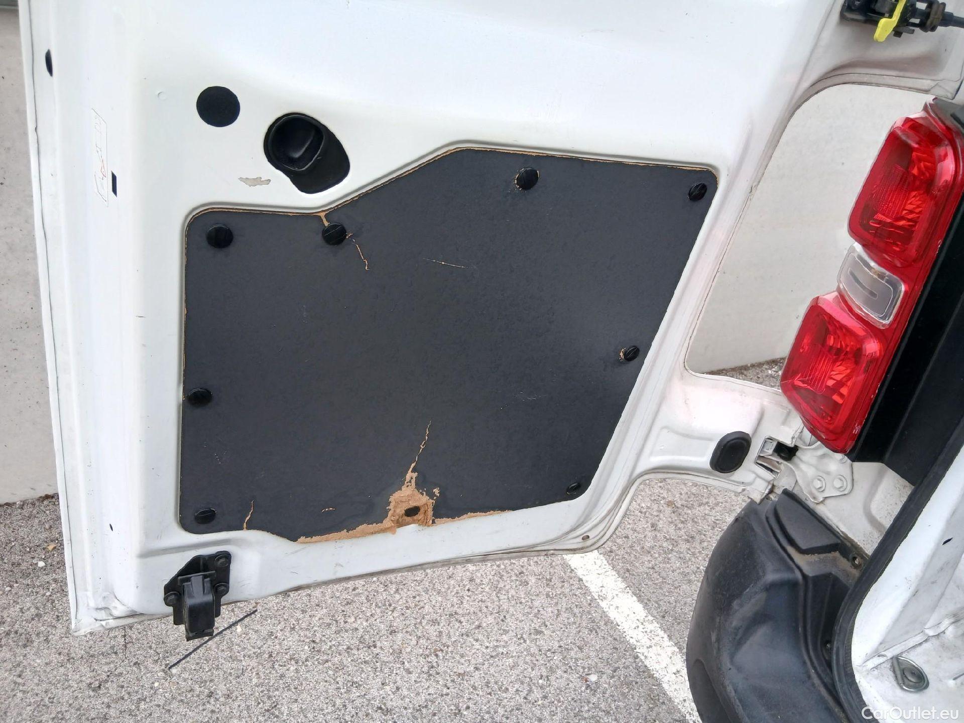  Opel  Vivaro OPEL  / 2019 / 4P / furgón 1.5 Diésel 74kW (100CV) M Std Express #5