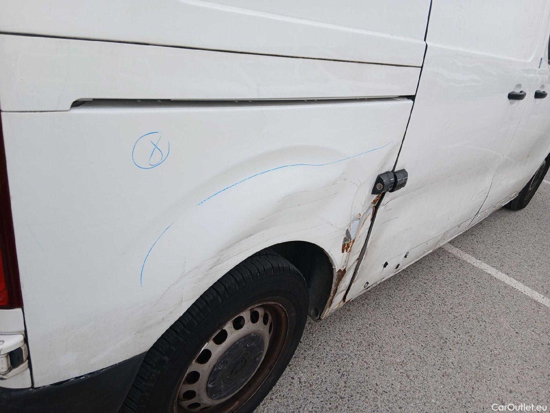  Opel  Vivaro OPEL  / 2019 / 4P / furgón 1.5 Diésel 74kW (100CV) M Std Express #35