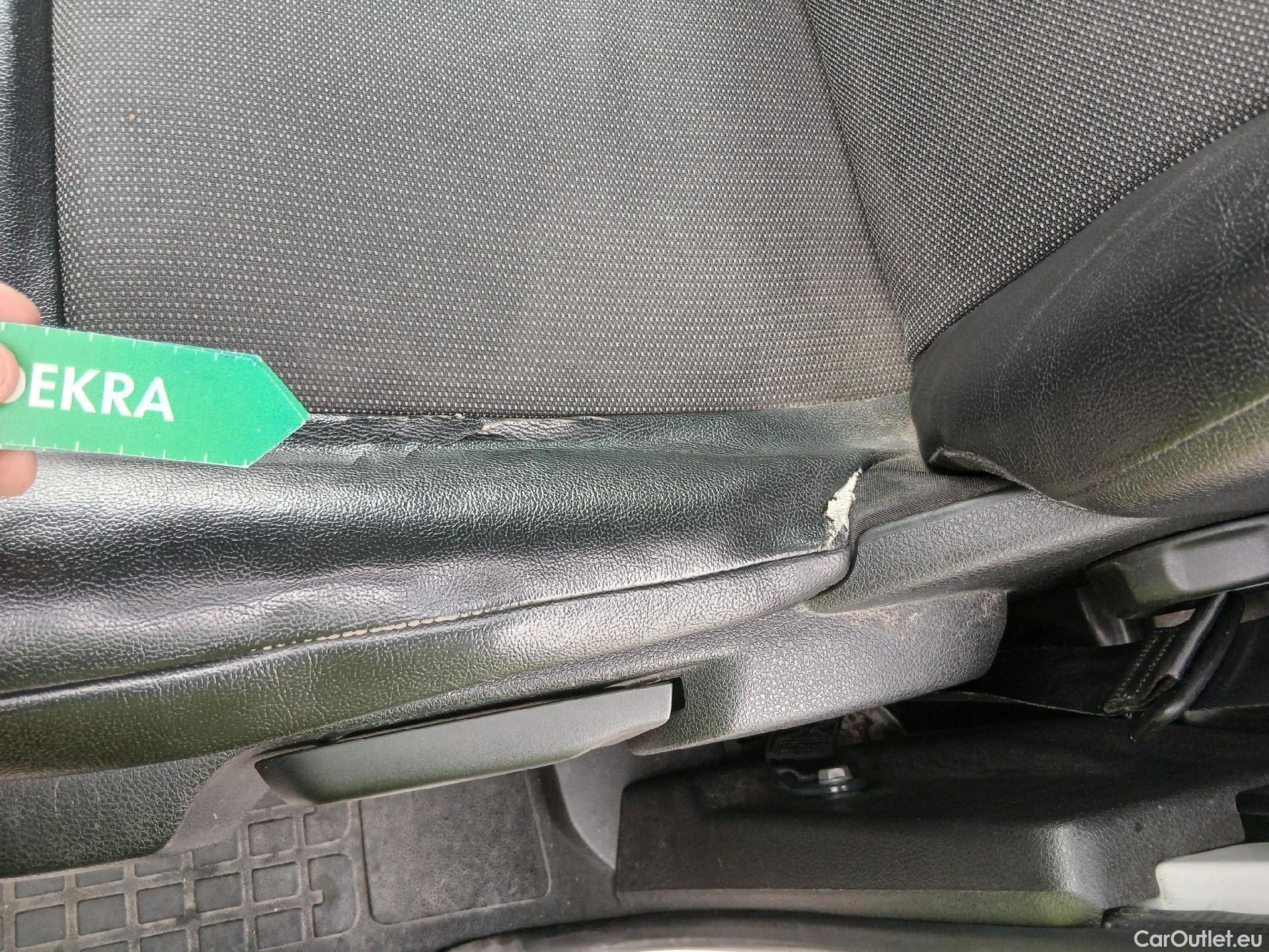  Opel  Vivaro OPEL  / 2019 / 4P / furgón 1.5 Diésel 74kW (100CV) M Std Express #55