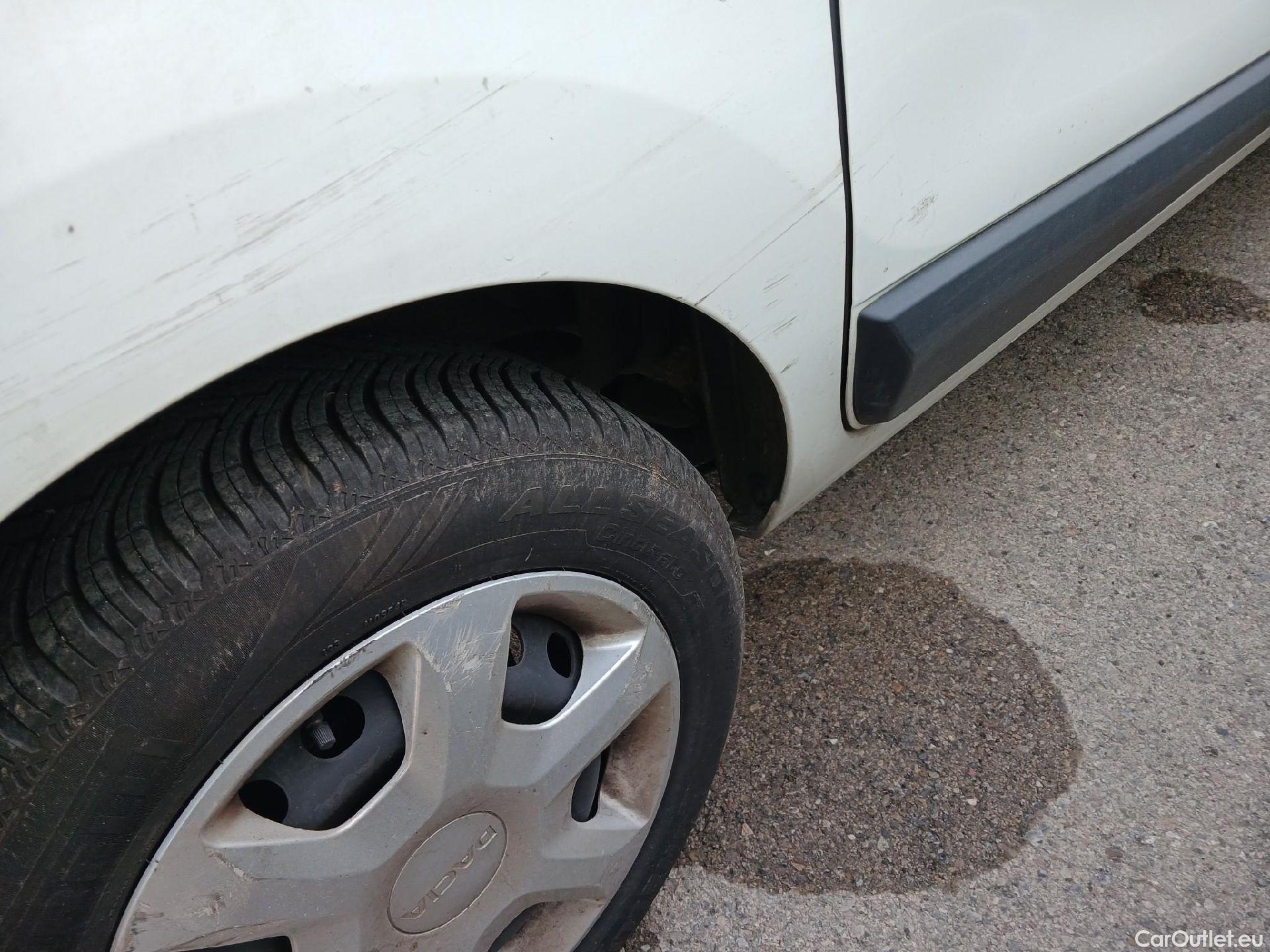  Dacia  Dokker DACIA  / 2013 / 4P / furgón derivado de turismo Van Essential 1.6 80kW (110CV) GLP #33