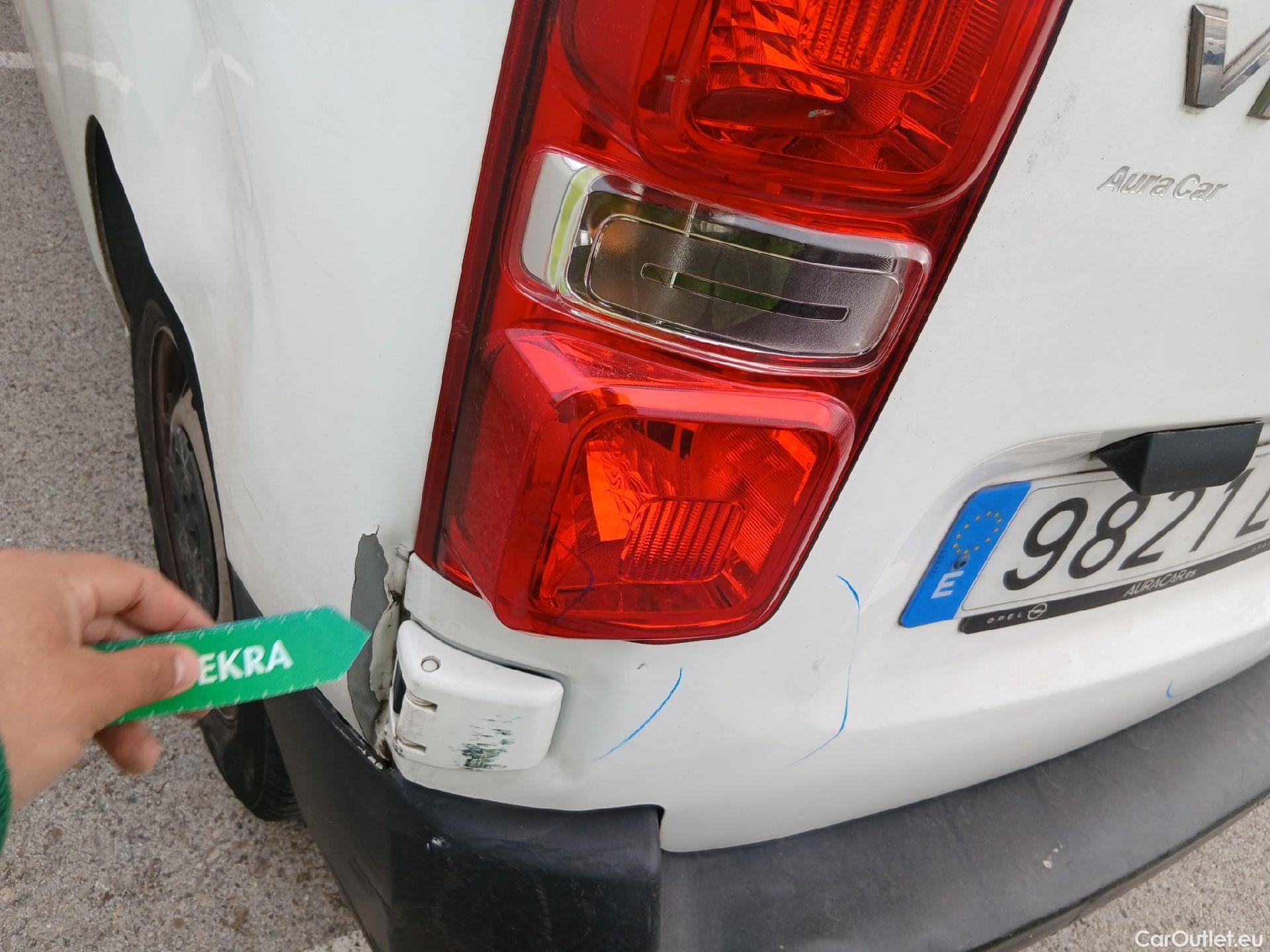  Opel  Vivaro OPEL  / 2019 / 4P / furgón 1.5 Diésel 74kW (100CV) M Std Express #32