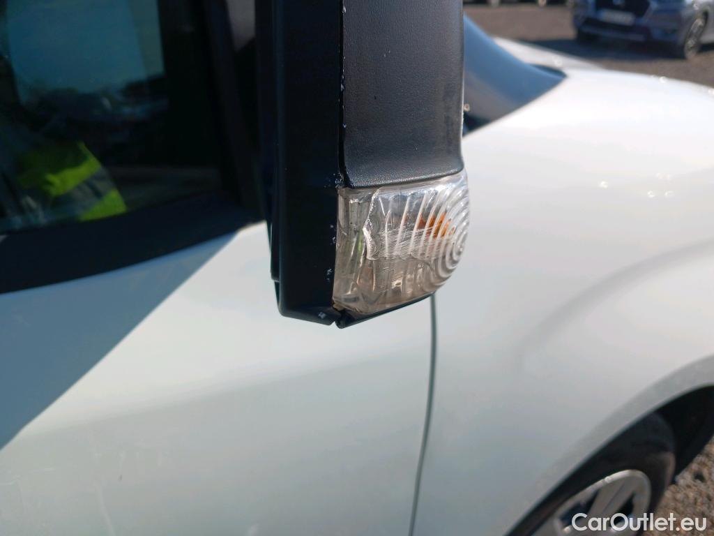  Fiat  Doblo FIAT Doblò Cargo/2015/4P/furgón derivado de turismo Cargo SX 1.3 Mjet 70 kW (95 CV) #30