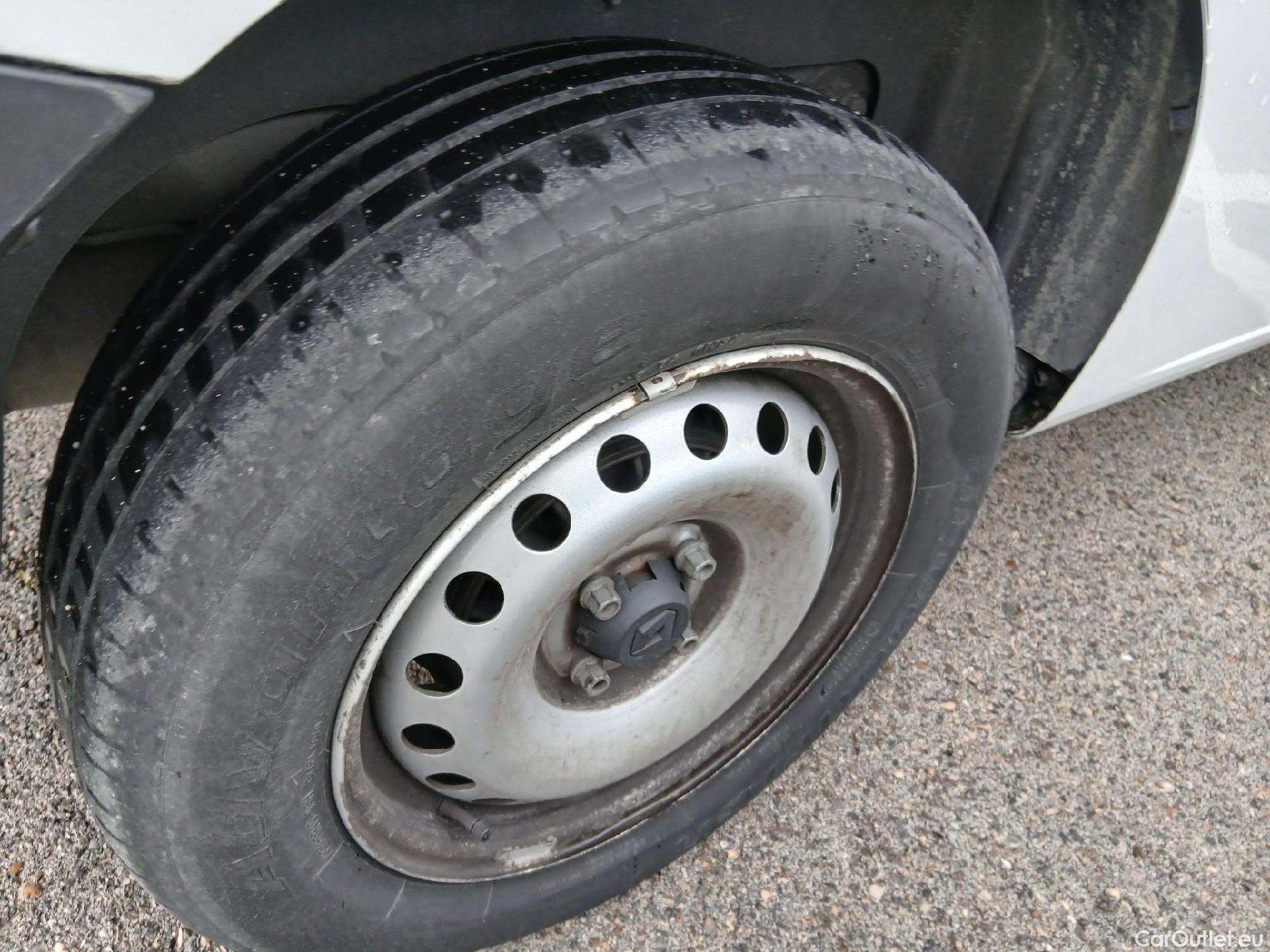  Renault  Kangoo RENAULT  Furgón/2013/3P/furgón derivado de turismo Profesional dCi 55 kW (75 CV) #29