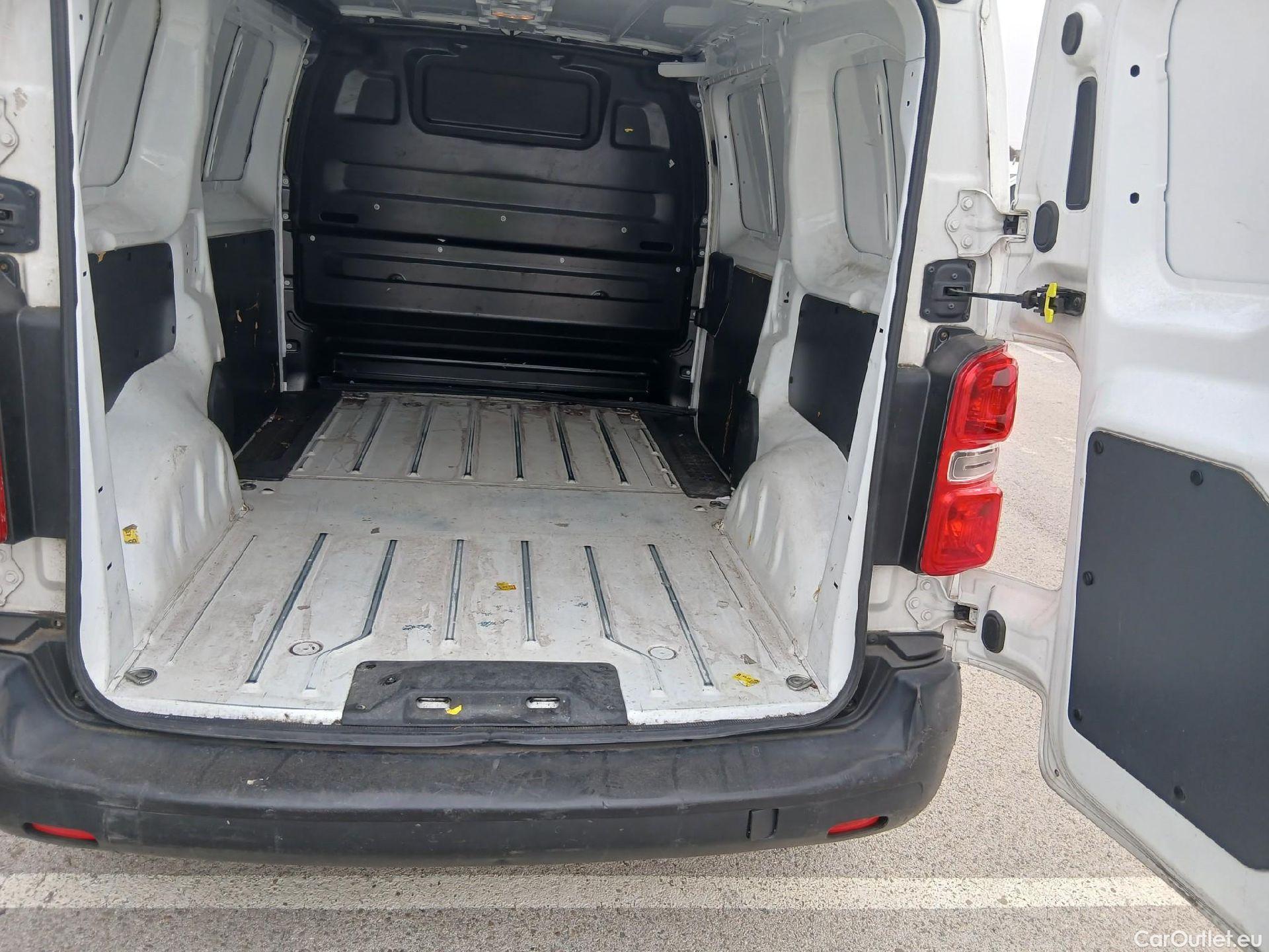  Opel  Vivaro OPEL  / 2019 / 4P / furgón 1.5 Diésel 74kW (100CV) M Std Express #3