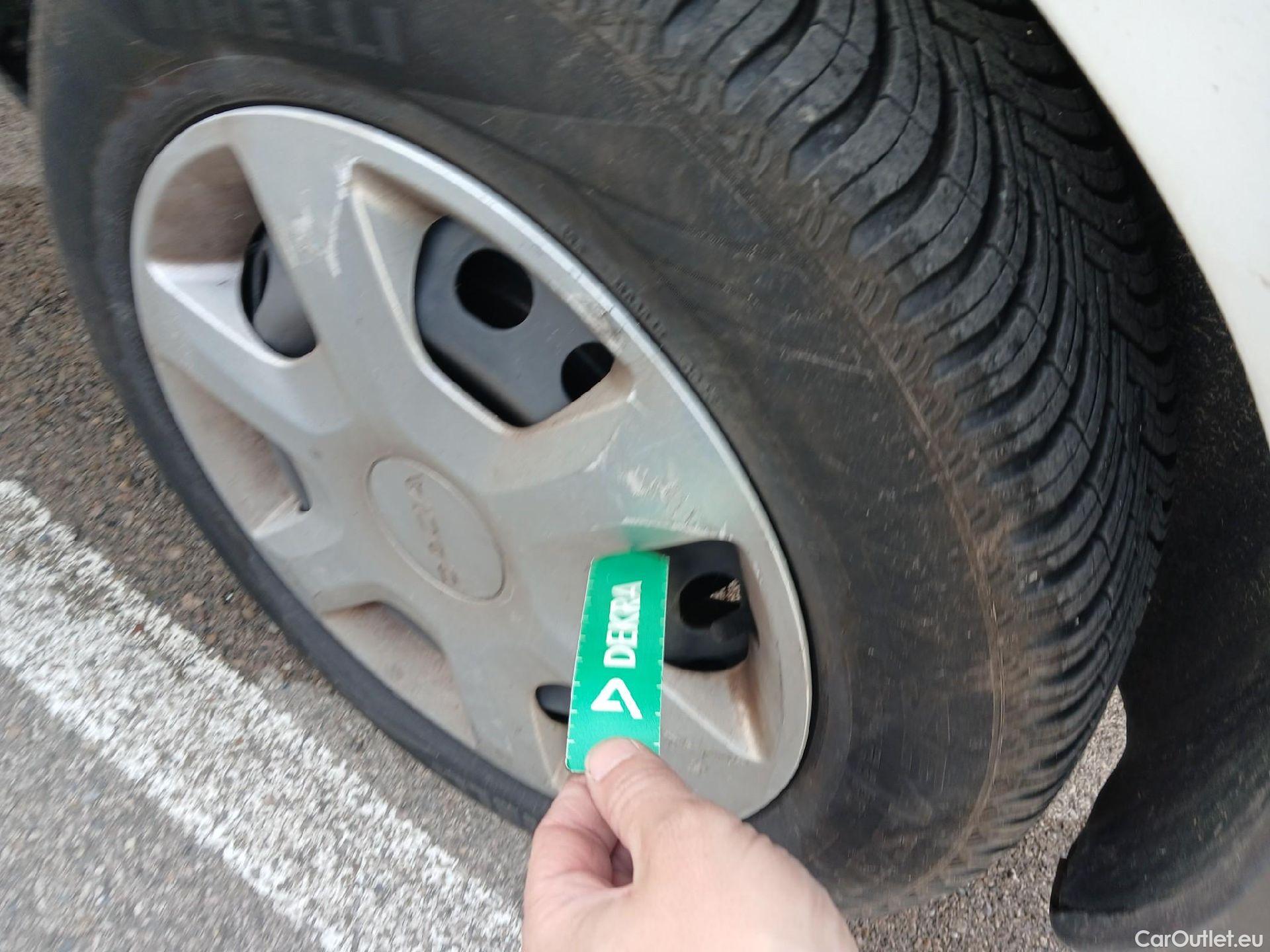  Dacia  Dokker DACIA  / 2013 / 4P / furgón derivado de turismo Van Essential 1.6 80kW (110CV) GLP #20