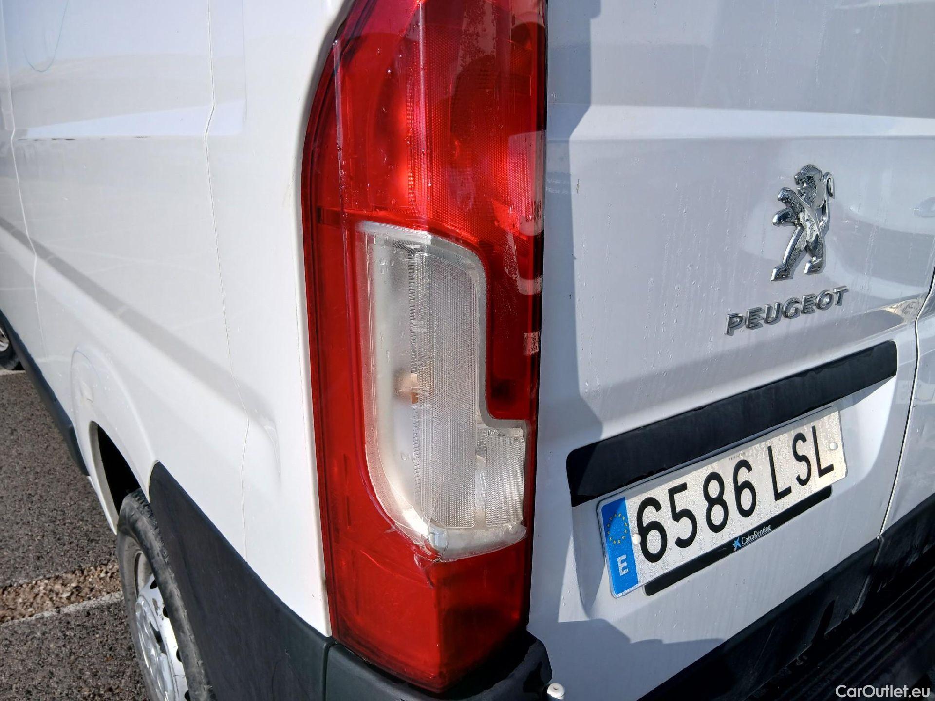  Peugeot  Boxer PEUGEOT  / 2014 / 4P / furgón 333 L2 H1 BHDI 103kW (140CV) S&S 6 V. M (AC) #17