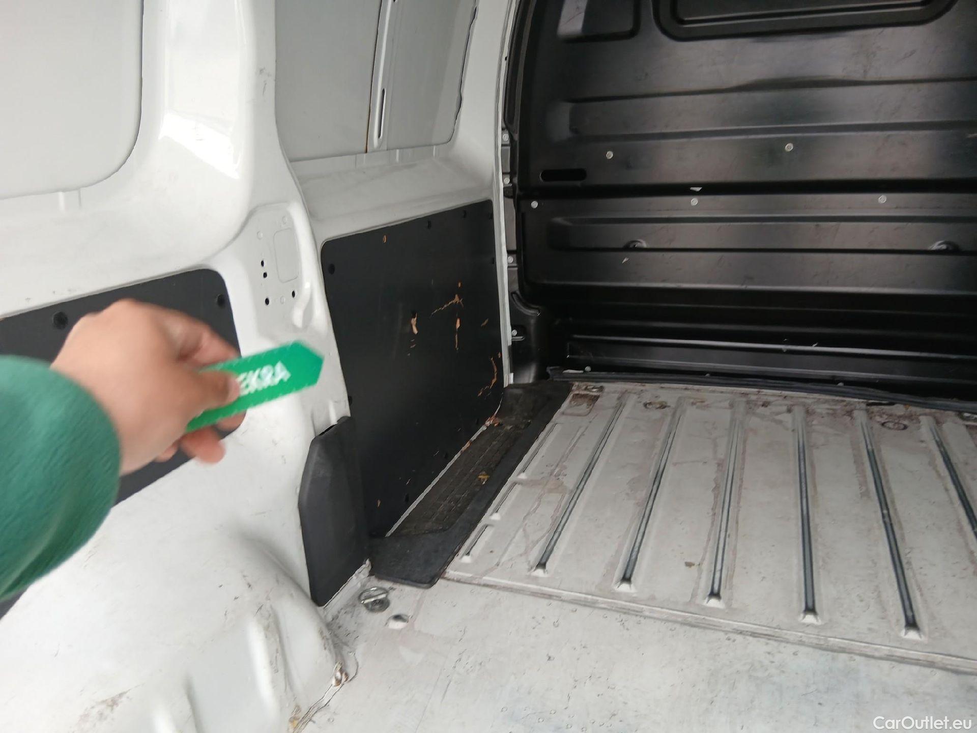  Opel  Vivaro OPEL  / 2019 / 4P / furgón 1.5 Diésel 74kW (100CV) M Std Express #9