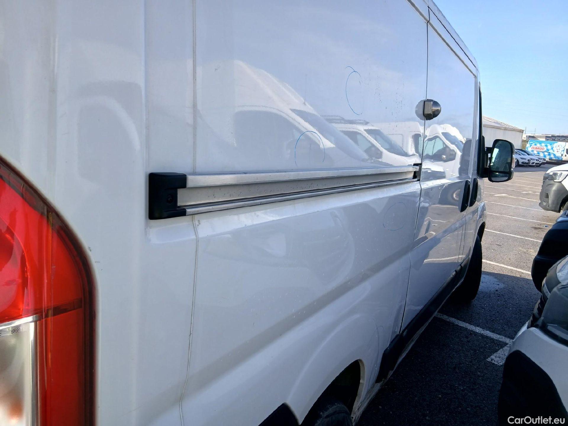  Peugeot  Boxer PEUGEOT  / 2014 / 4P / furgón 333 L2 H1 BHDI 103kW (140CV) S&S 6 V. M (AC) #24