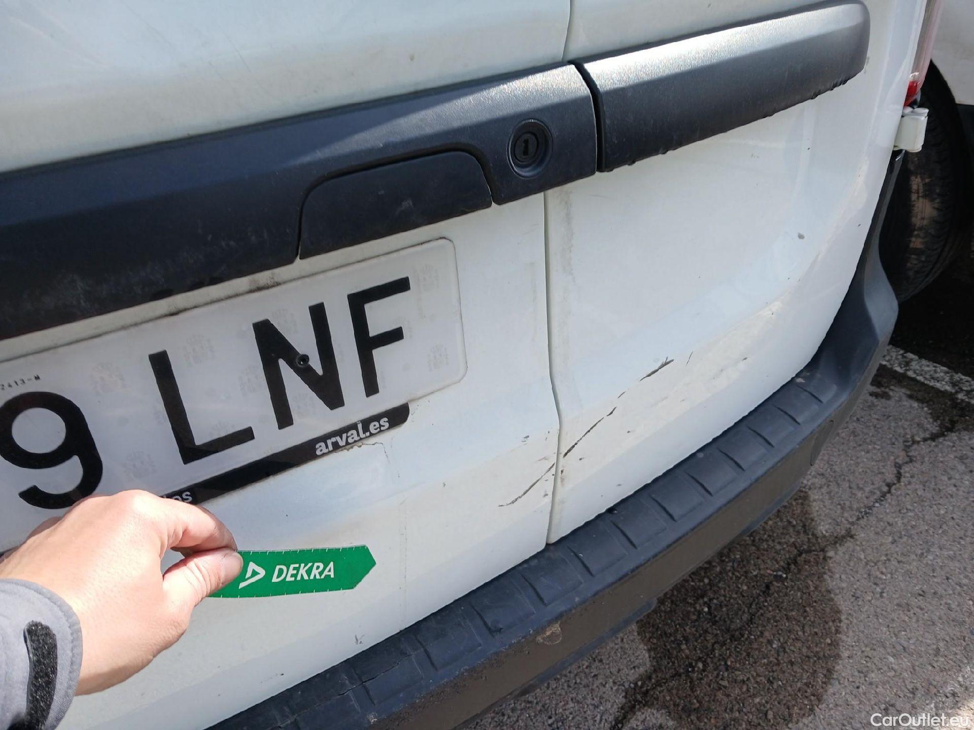  Dacia  Dokker DACIA  / 2013 / 4P / furgón derivado de turismo Van Essential 1.6 80kW (110CV) GLP #25