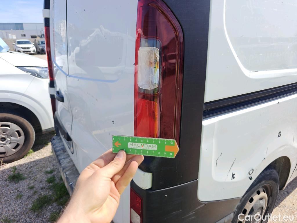  Renault  Trafic RENAULT  / 2019 / 4P / furgón Furgón 27 L1H1 Energy BluedCi 88 kW #44