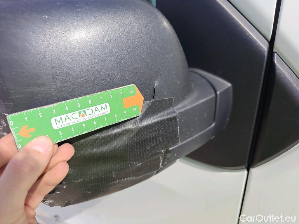  Renault  Trafic RENAULT  / 2019 / 4P / furgón Furgón 27 L1H1 Energy BluedCi 88 kW #90