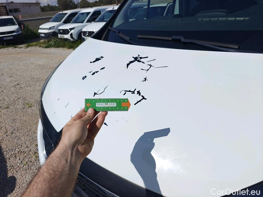  Renault  Trafic RENAULT  / 2019 / 4P / furgón Furgón 27 L1H1 Energy BluedCi 88 kW #49