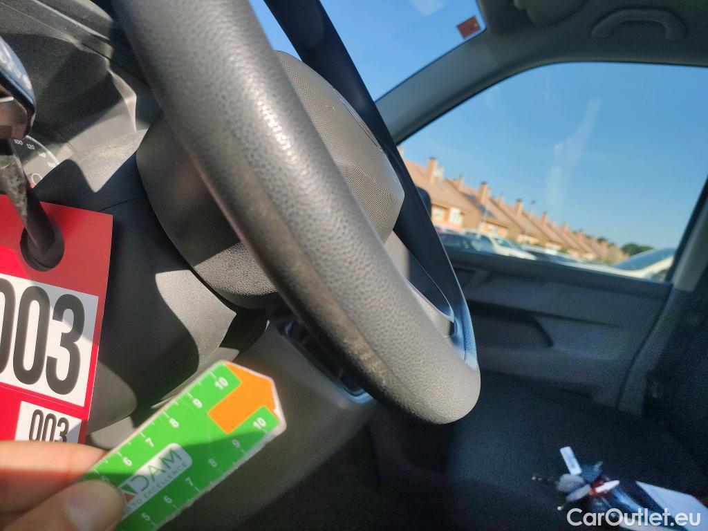  Land Rover  Discovery VOLKSWAGEN Transporter / 2020 / 4P / furgón Furgón Corto TN 2.0 TDI 81kW (110CV) #21