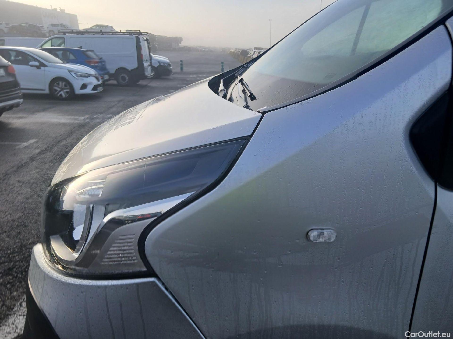  Renault  Trafic RENAULT  / 2019 / 4P / furgón Furgón 27 L1H1 Energy BluedCi 88 kW #7