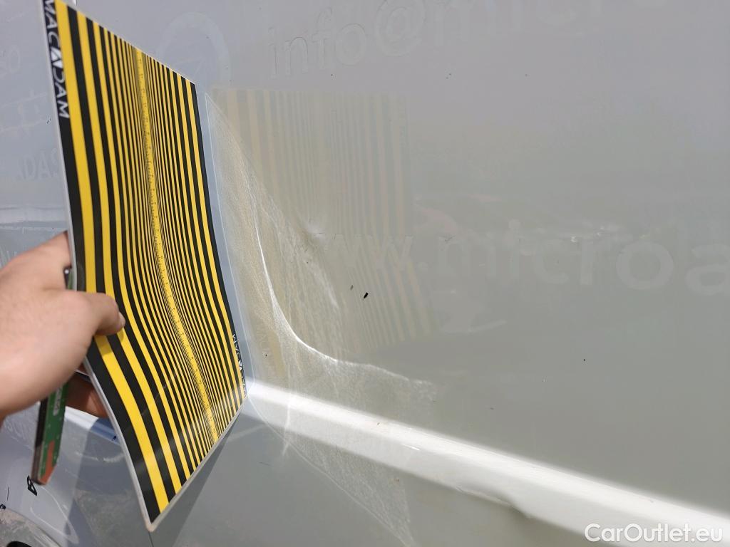  Renault  Trafic RENAULT  / 2019 / 4P / furgón Furgón 27 L1H1 Energy BluedCi 88 kW #16