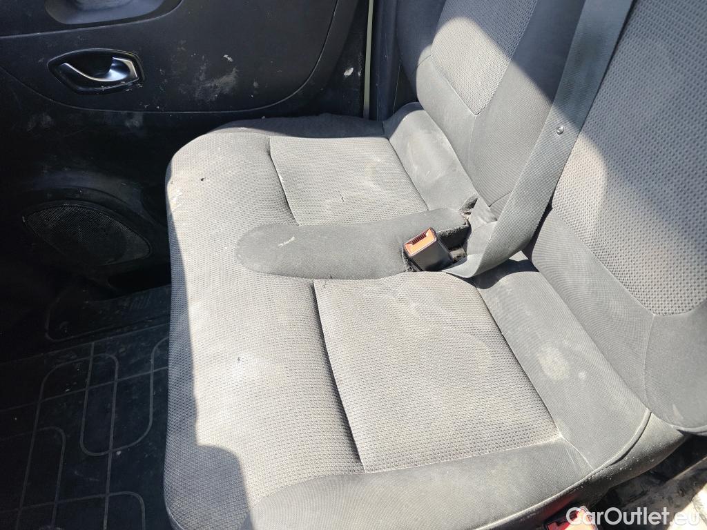  Renault  Trafic RENAULT  / 2019 / 4P / furgón Furgón 27 L1H1 Energy BluedCi 88 kW #69