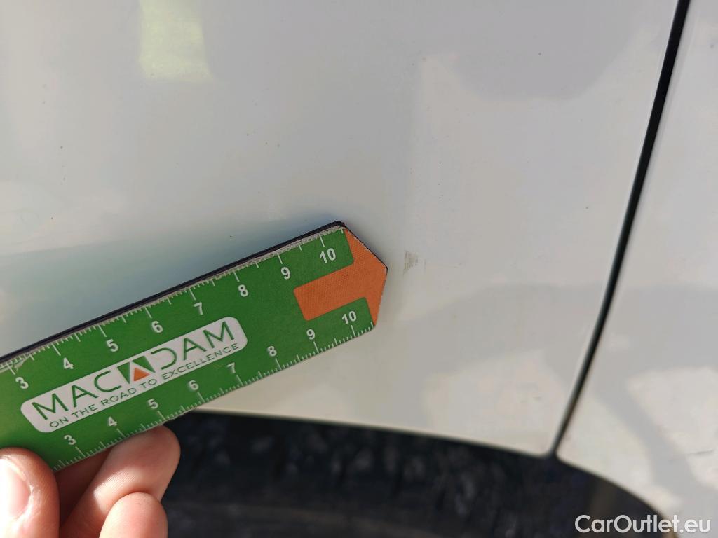  Renault  Trafic RENAULT  / 2019 / 4P / furgón Furgón 27 L1H1 Energy BluedCi 88 kW #98