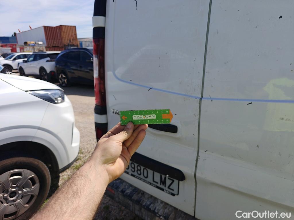  Renault  Trafic RENAULT  / 2019 / 4P / furgón Furgón 27 L1H1 Energy BluedCi 88 kW #31