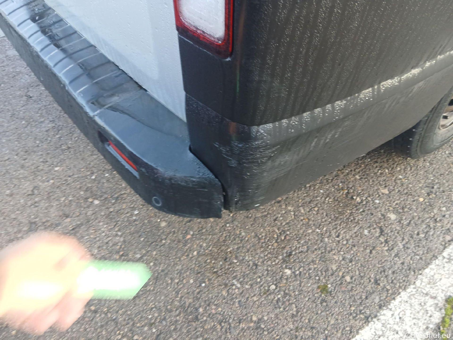  Renault  Trafic RENAULT  / 2019 / 4P / furgón Furgón 27 L1H1 Energy BluedCi 88 kW #34