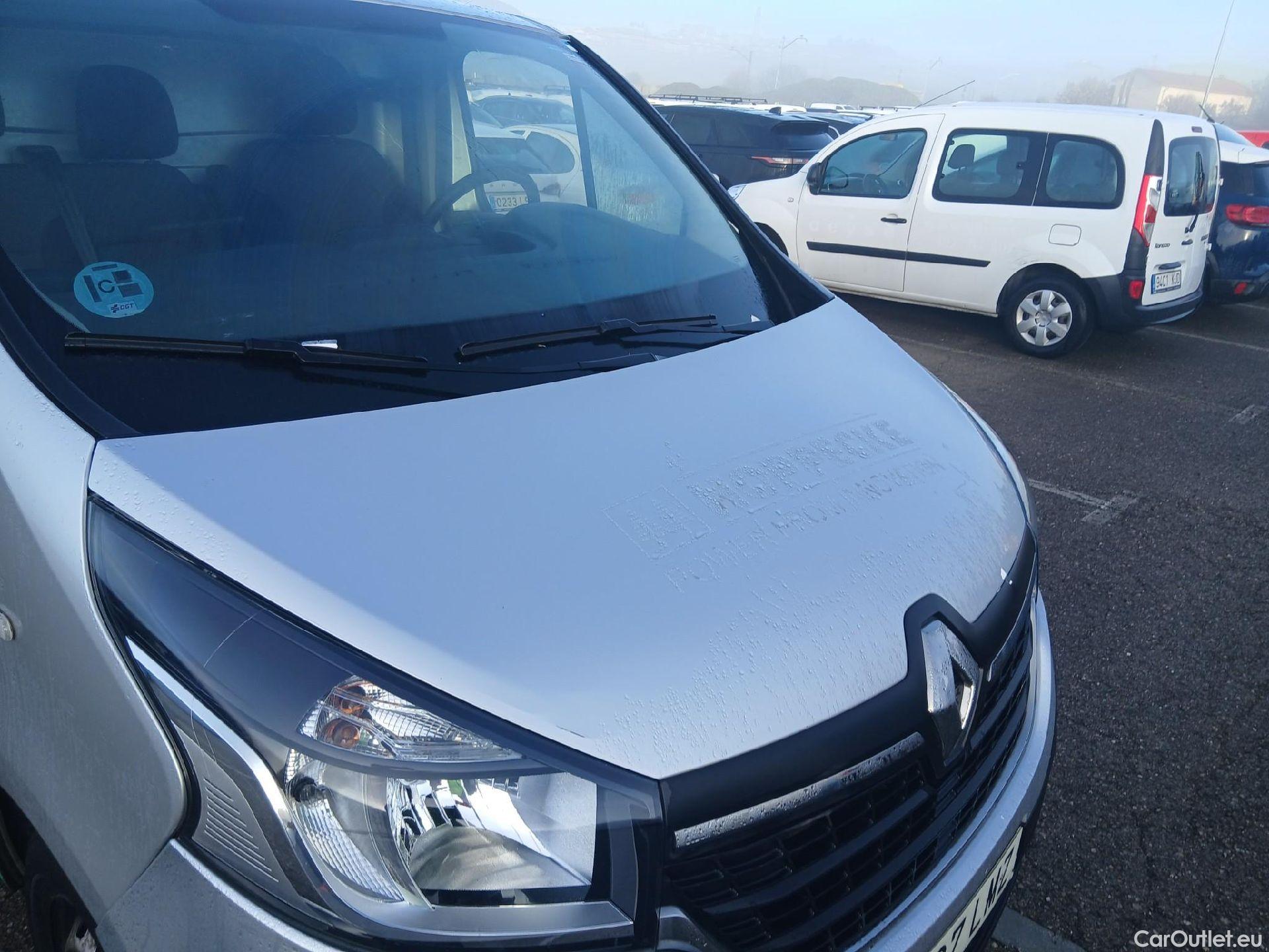  Renault  Trafic RENAULT  / 2019 / 4P / furgón Furgón 27 L1H1 Energy BluedCi 88 kW #2
