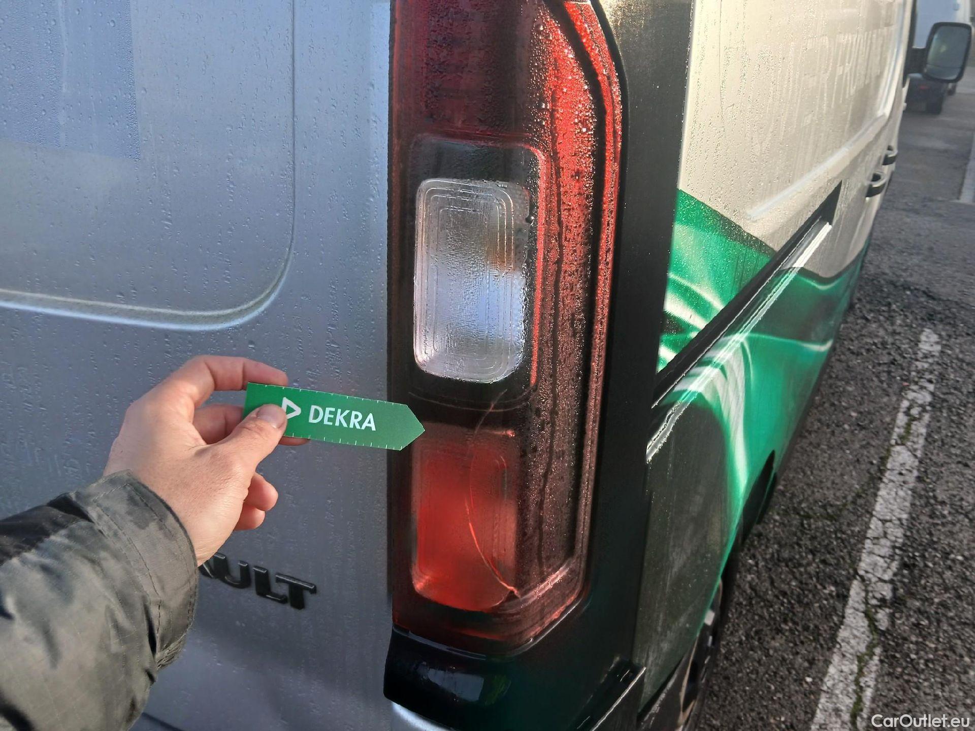  Renault  Trafic RENAULT  / 2019 / 4P / furgón Furgón 27 L1H1 Energy BluedCi 88 kW #32