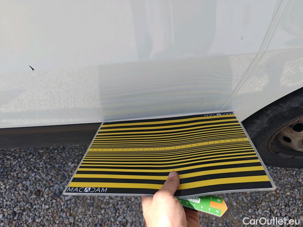  Renault  Trafic RENAULT  / 2019 / 4P / furgón Furgón 27 L1H1 Energy BluedCi 88 kW #19