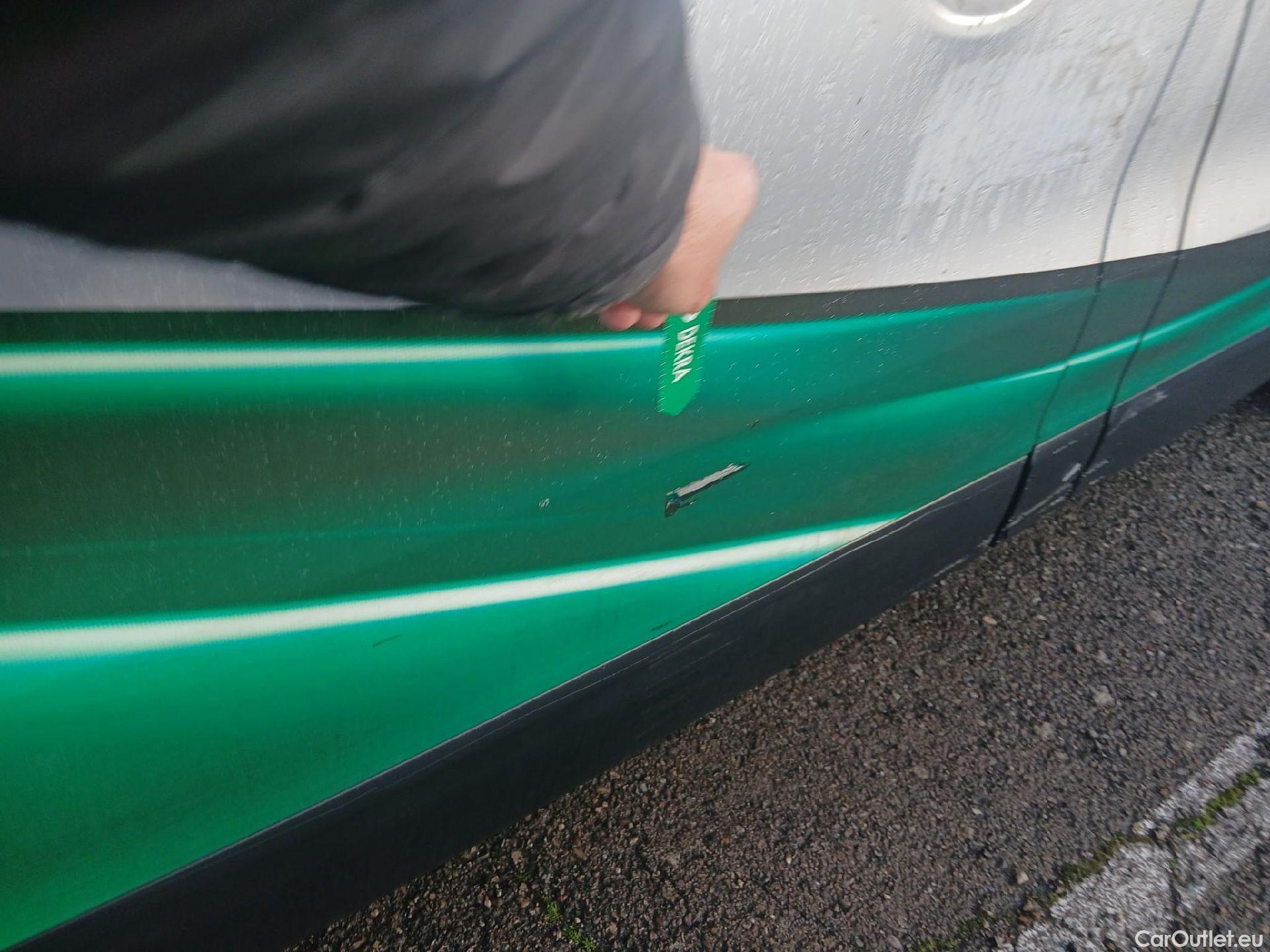  Renault  Trafic RENAULT  / 2019 / 4P / furgón Furgón 27 L1H1 Energy BluedCi 88 kW #38