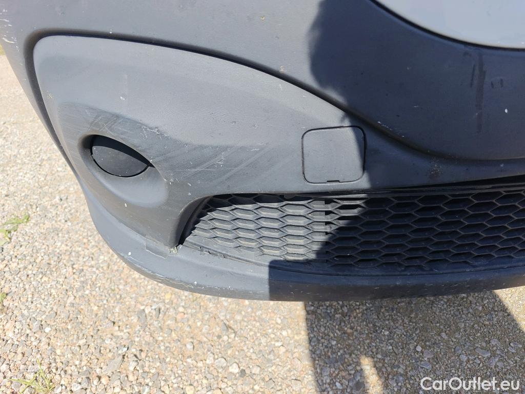  Renault  Trafic RENAULT  / 2019 / 4P / furgón Furgón 27 L1H1 Energy BluedCi 88 kW #37