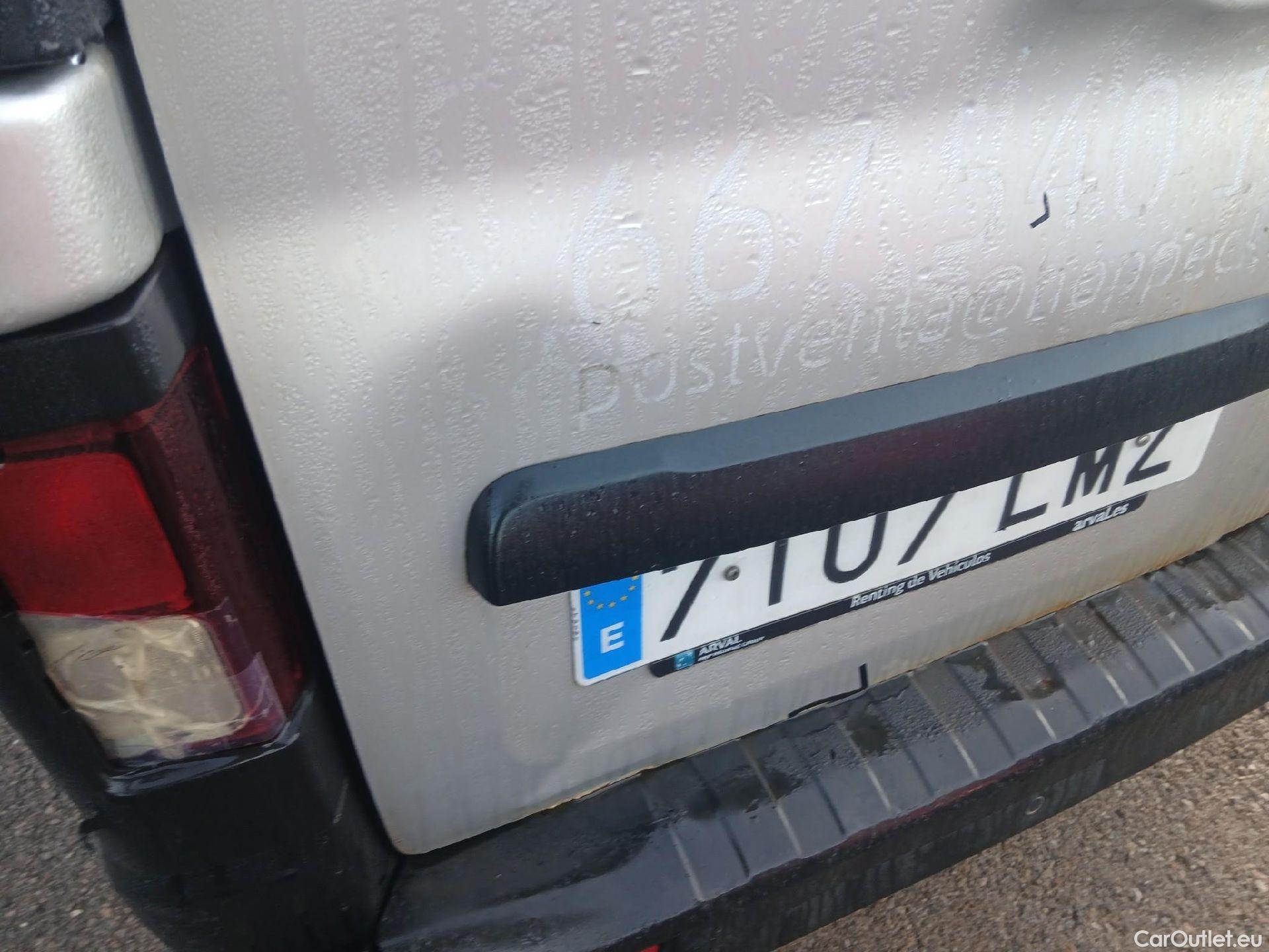  Renault  Trafic RENAULT  / 2019 / 4P / furgón Furgón 27 L1H1 Energy BluedCi 88 kW #29