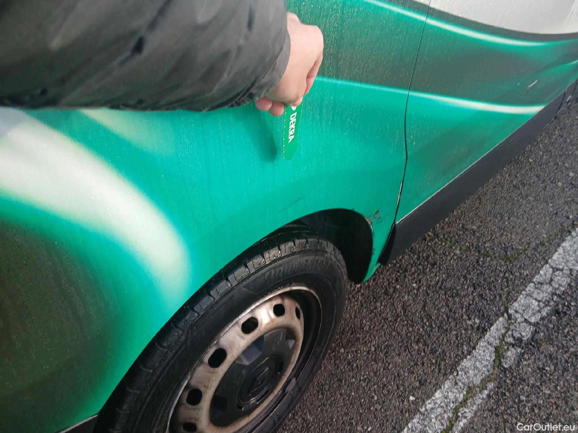  Renault  Trafic RENAULT  / 2019 / 4P / furgón Furgón 27 L1H1 Energy BluedCi 88 kW #37