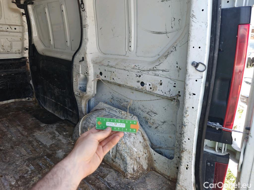  Renault  Trafic RENAULT  / 2019 / 4P / furgón Furgón 27 L1H1 Energy BluedCi 88 kW #2