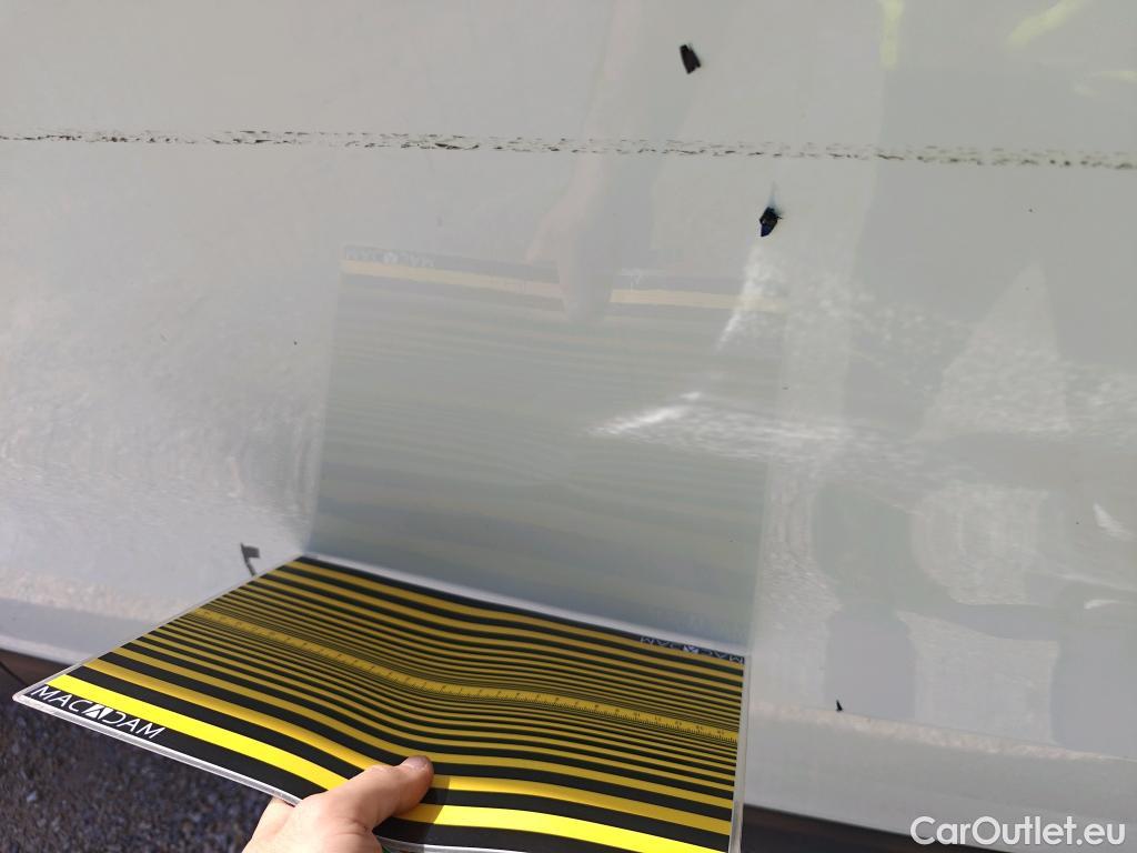  Renault  Trafic RENAULT  / 2019 / 4P / furgón Furgón 27 L1H1 Energy BluedCi 88 kW #18