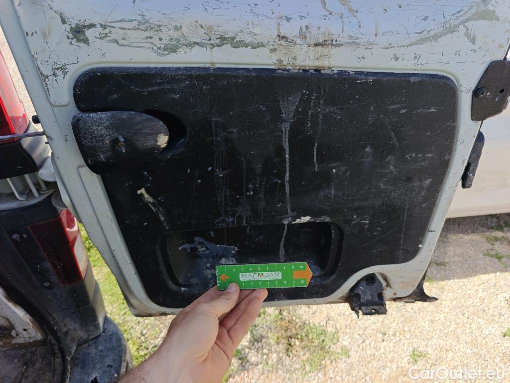  Renault  Trafic RENAULT  / 2019 / 4P / furgón Furgón 27 L1H1 Energy BluedCi 88 kW #78