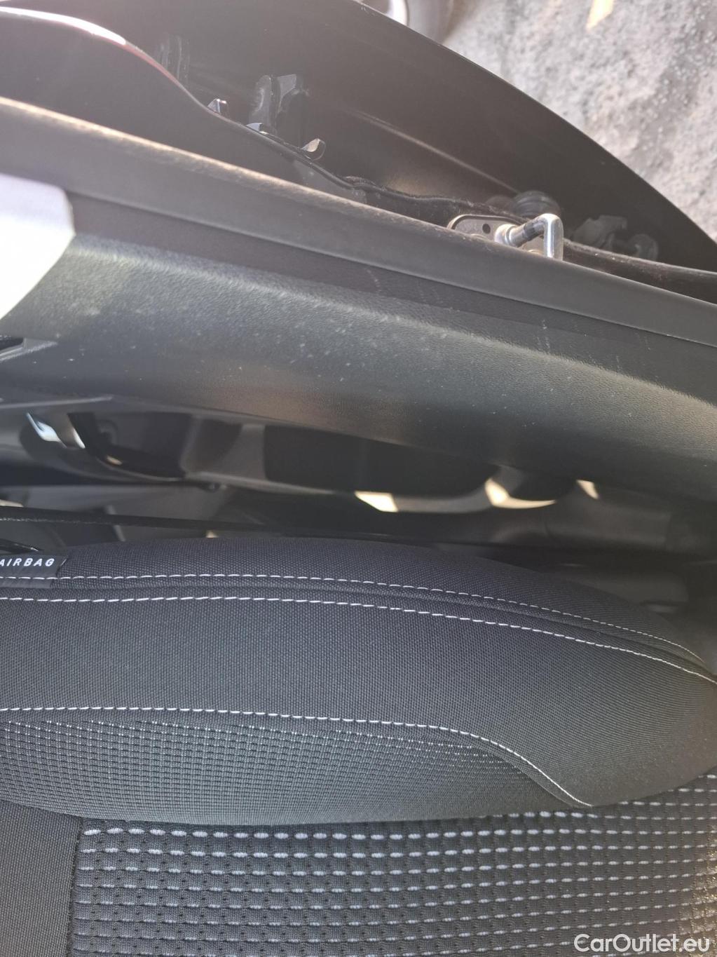  Peugeot  208  Allure Business 1.2 PureTech 110CV BVM6 E6dT #33