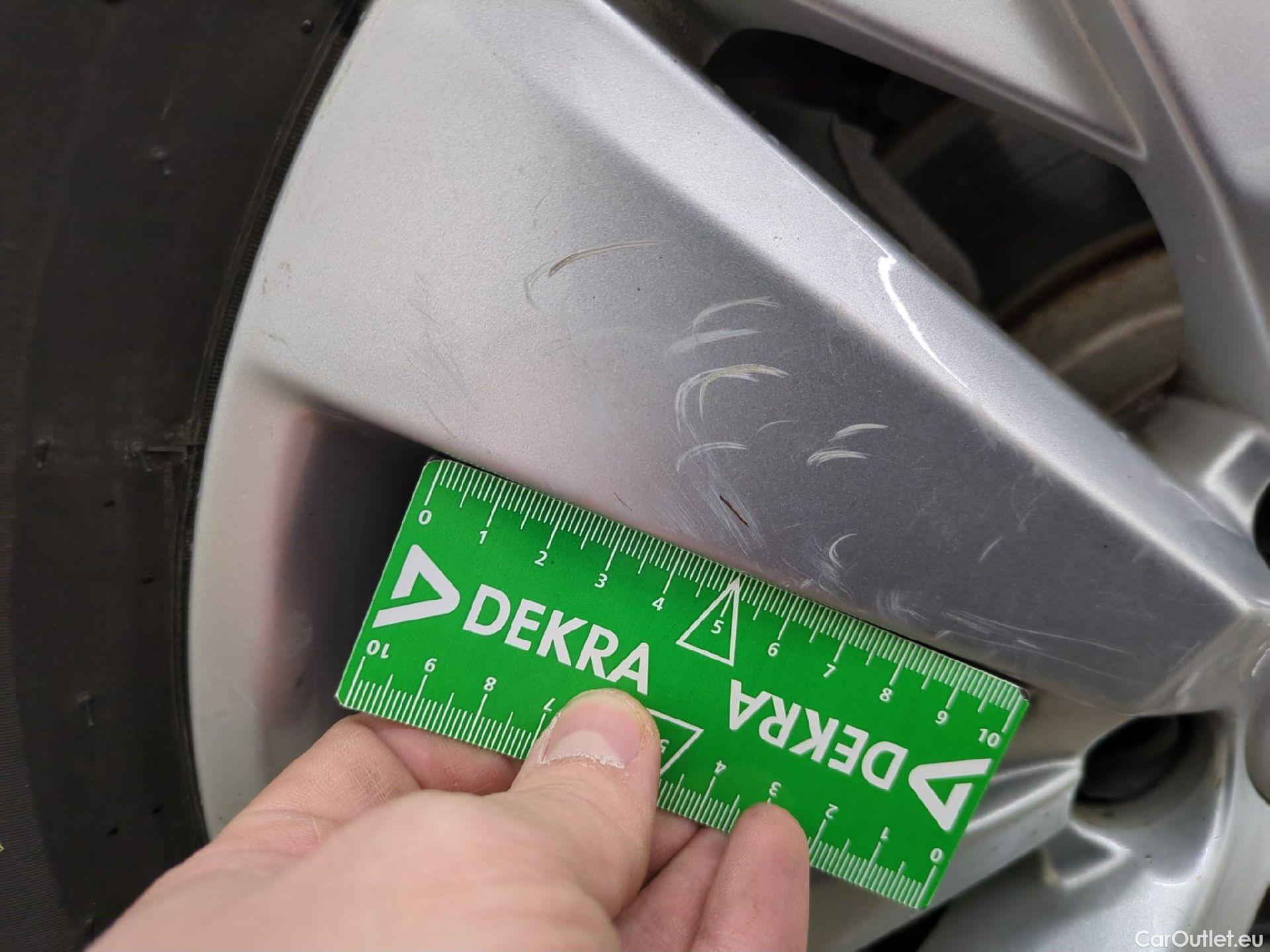  Peugeot  3008  Active Pack 1.2 PureTech 130CV BVA8 E6d #20